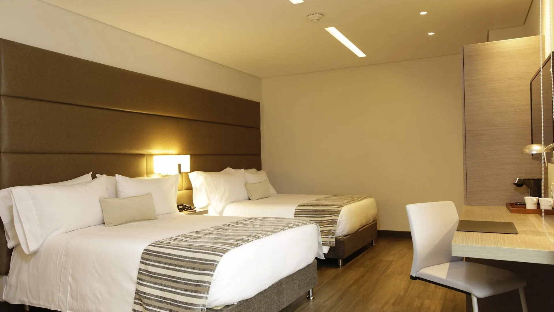 ****  Bs Rosales Hotel Bogota Colombia