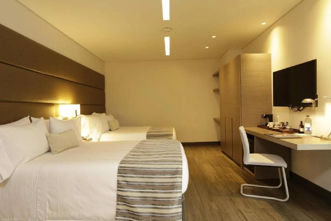 Bs Rosales Hotel 波哥大 4*,